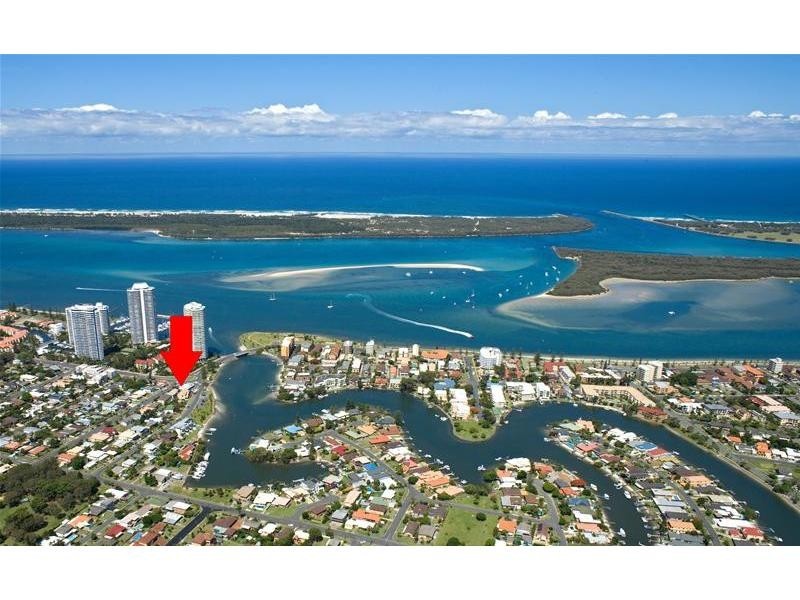 2/3 Ray Street, Runaway Bay QLD 4216