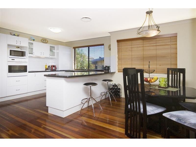 2/3 Ray Street, Runaway Bay QLD 4216