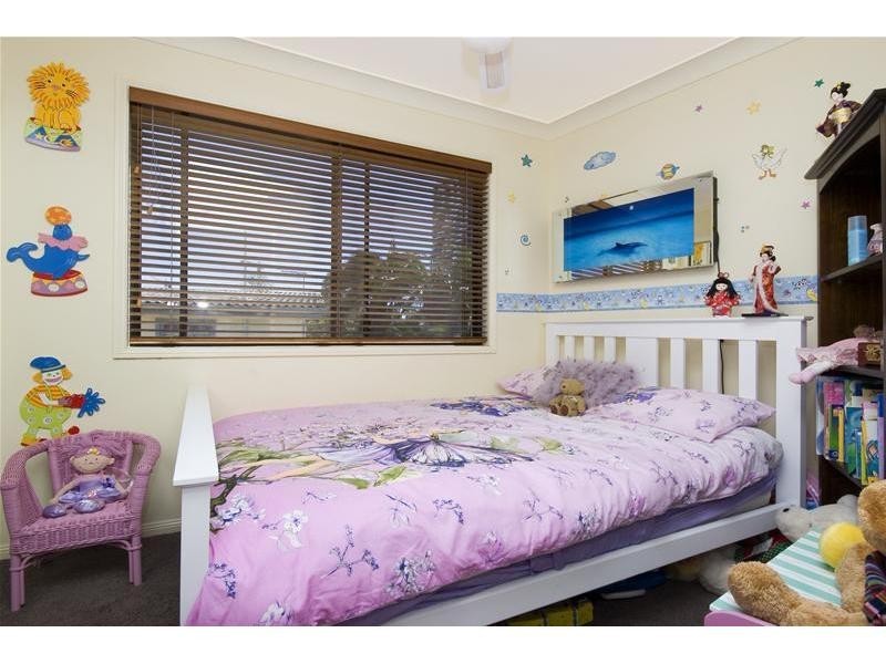 2/3 Ray Street, Runaway Bay QLD 4216