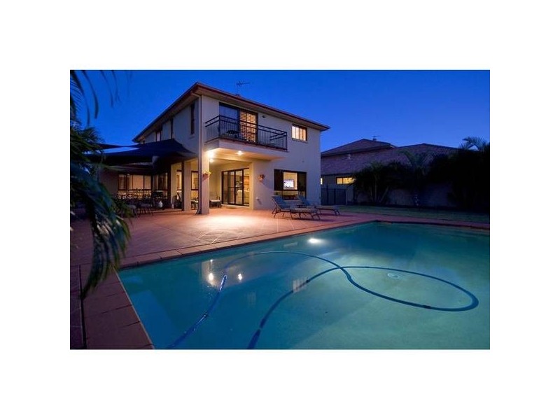 25 Calmwater Crescent, Helensvale QLD 4212