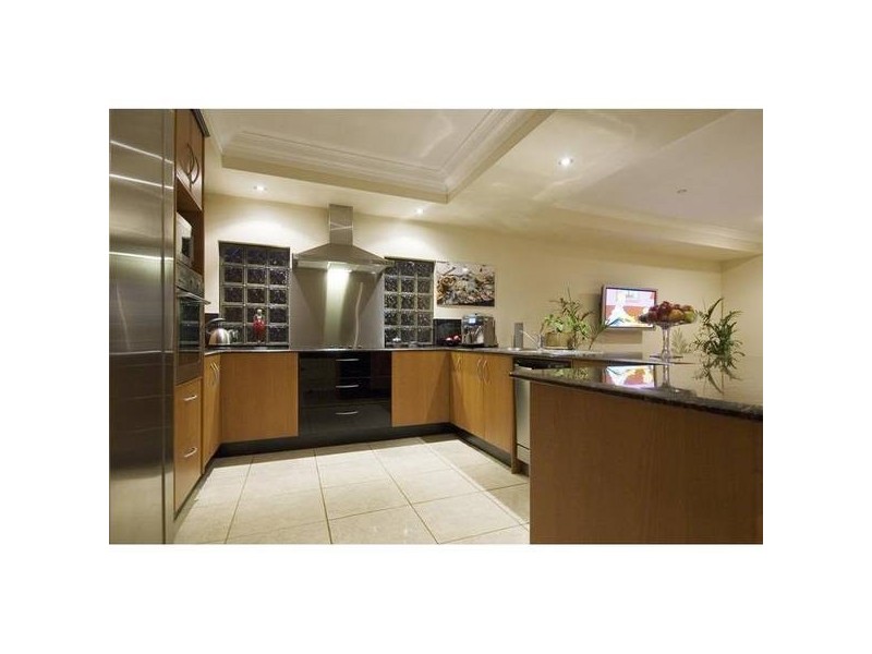 25 Calmwater Crescent, Helensvale QLD 4212