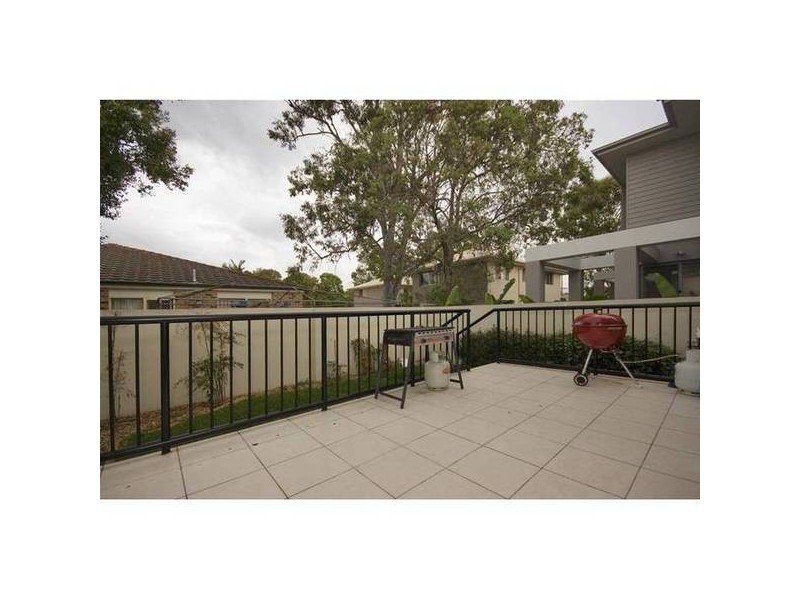 36b Victor Avenue, Paradise Point QLD 4216
