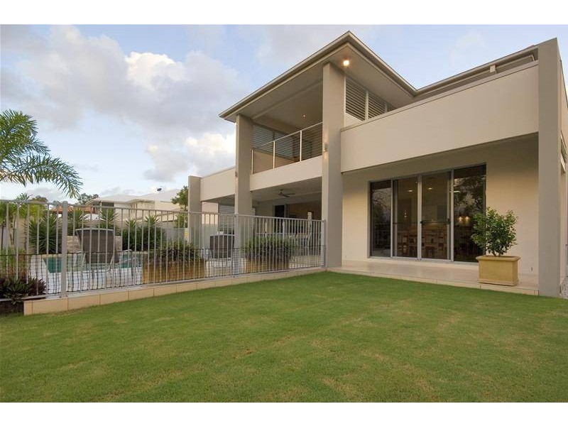 17 Parkview Place, Helensvale QLD 4212