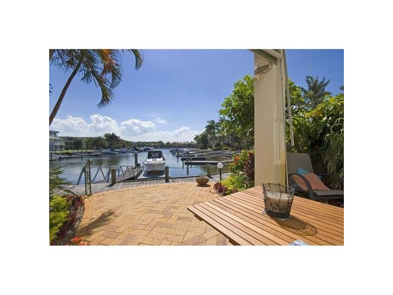 3/3 Lee Road, Runaway Bay QLD 4216