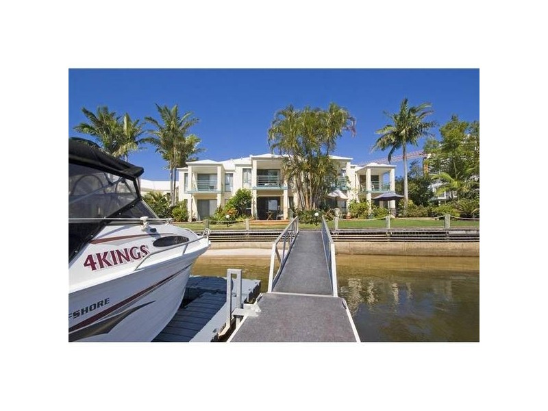 3/3 Lee Road, Runaway Bay QLD 4216