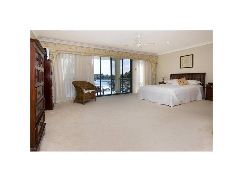 3/3 Lee Road, Runaway Bay QLD 4216