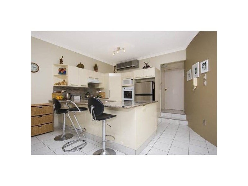 3/3 Lee Road, Runaway Bay QLD 4216