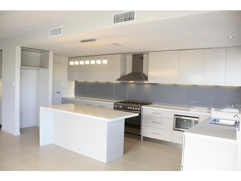 2/29 South Quay Drive, Biggera Waters QLD 4216