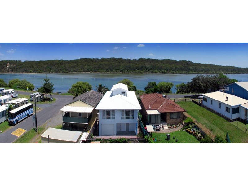 27 Riverside Drive, Wooli NSW 2462