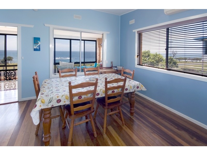 31 Waratah Cres, Minnie Water NSW 2462