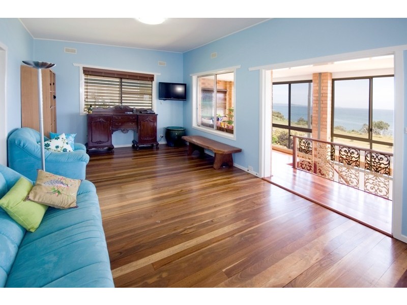 31 Waratah Cres, Minnie Water NSW 2462