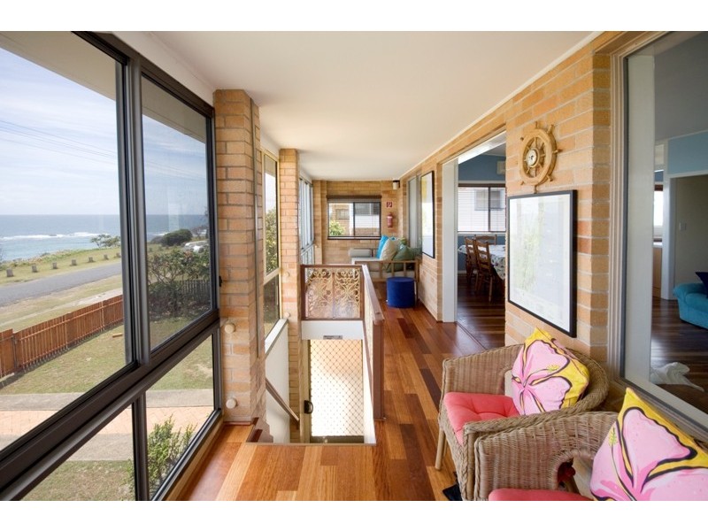 31 Waratah Cres, Minnie Water NSW 2462