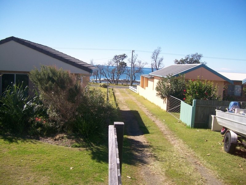 14 Boronia Crescent, Minnie Water NSW 2462