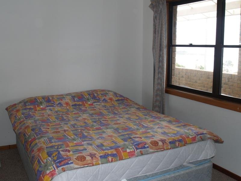 27 Waratah Crescent, Minnie Water NSW 2462