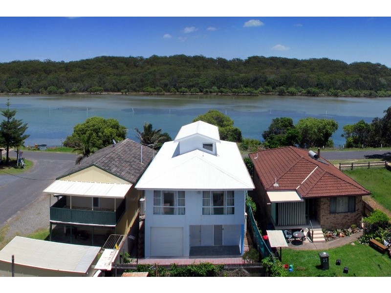 27 Riverside Drive, Wooli NSW 2462