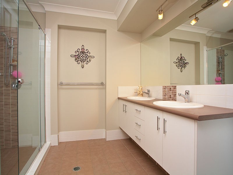 10 Tamarind Street, North Lakes QLD 4509