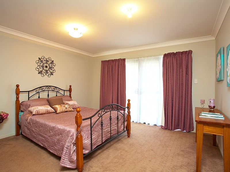 10 Tamarind Street, North Lakes QLD 4509