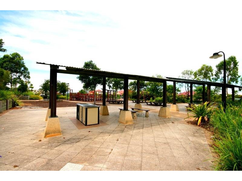 20 Campion Dr, North Lakes QLD 4509