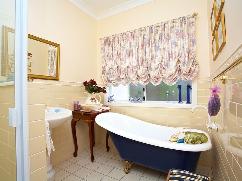 28 Lochside Drive, North Lakes QLD 4509