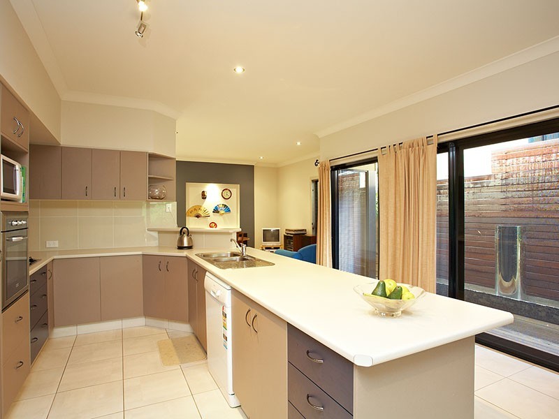 11 Parry Street, North Lakes QLD 4509