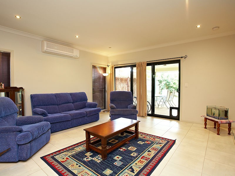 11 Parry Street, North Lakes QLD 4509