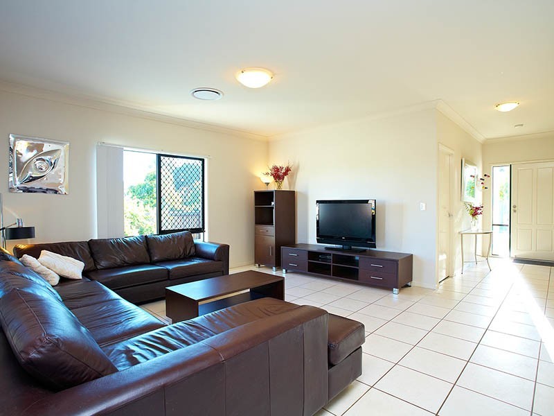 2 Thomson Close, North Lakes QLD 4509