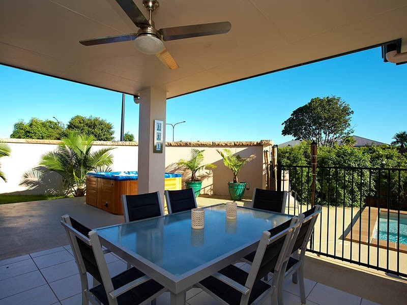 2 Thomson Close, North Lakes QLD 4509