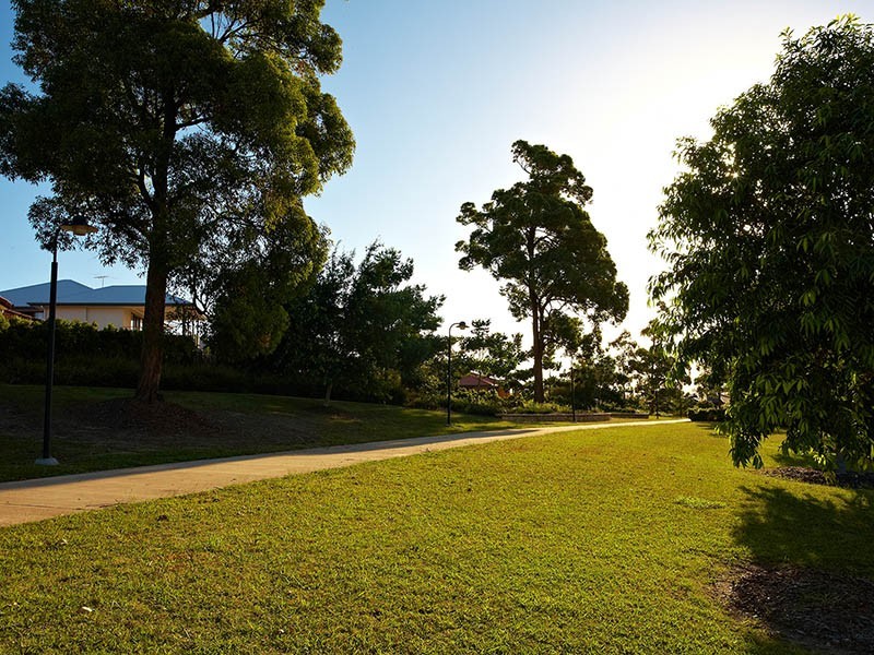 2 Thomson Close, North Lakes QLD 4509