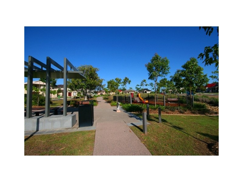15 Echidna parade, North Lakes QLD 4509