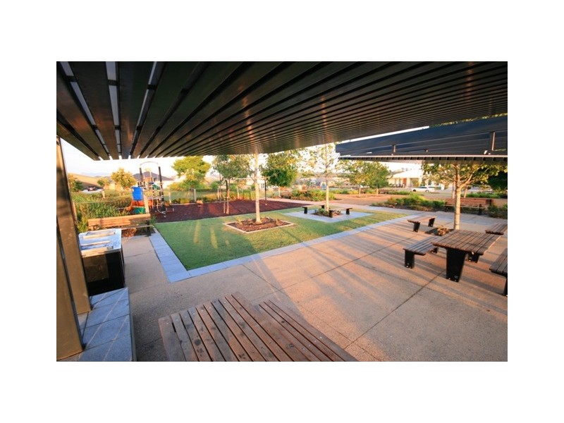 15 Echidna parade, North Lakes QLD 4509