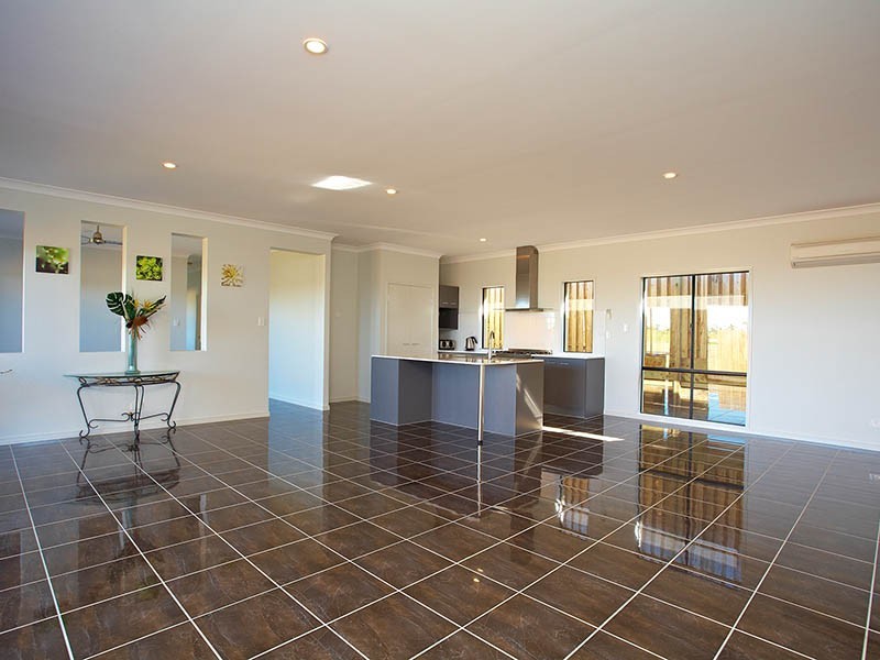12 Eaton Close, North Lakes QLD 4509