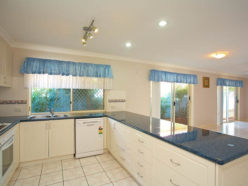 9 Canundra Street, North Lakes QLD 4509