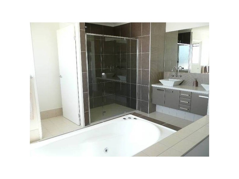 North Lakes QLD 4509