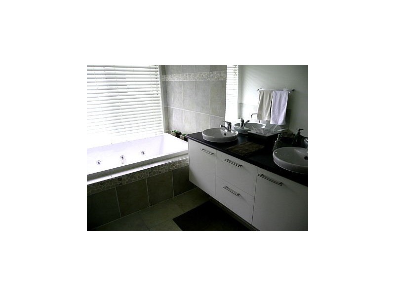 North Lakes QLD 4509