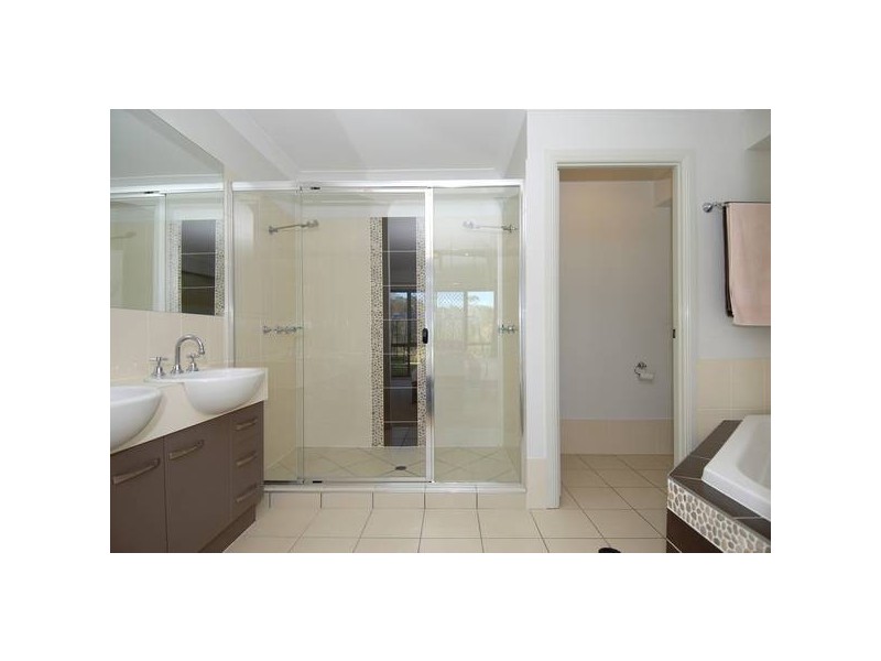 North Lakes QLD 4509