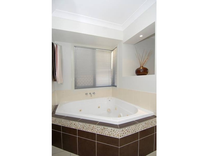 North Lakes QLD 4509