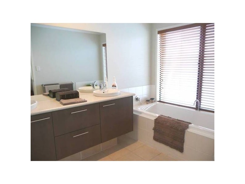 North Lakes QLD 4509