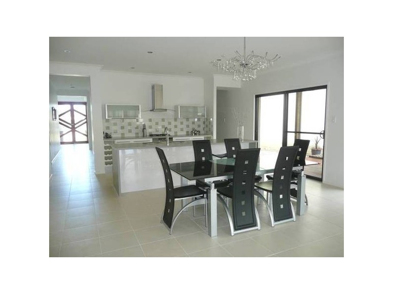 North Lakes QLD 4509