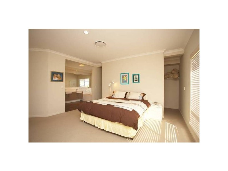 North Lakes QLD 4509