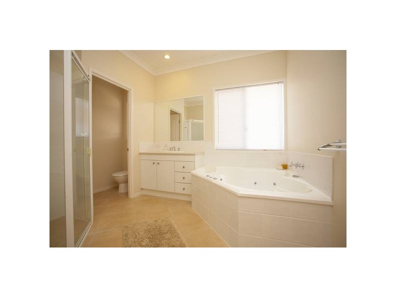 North Lakes QLD 4509