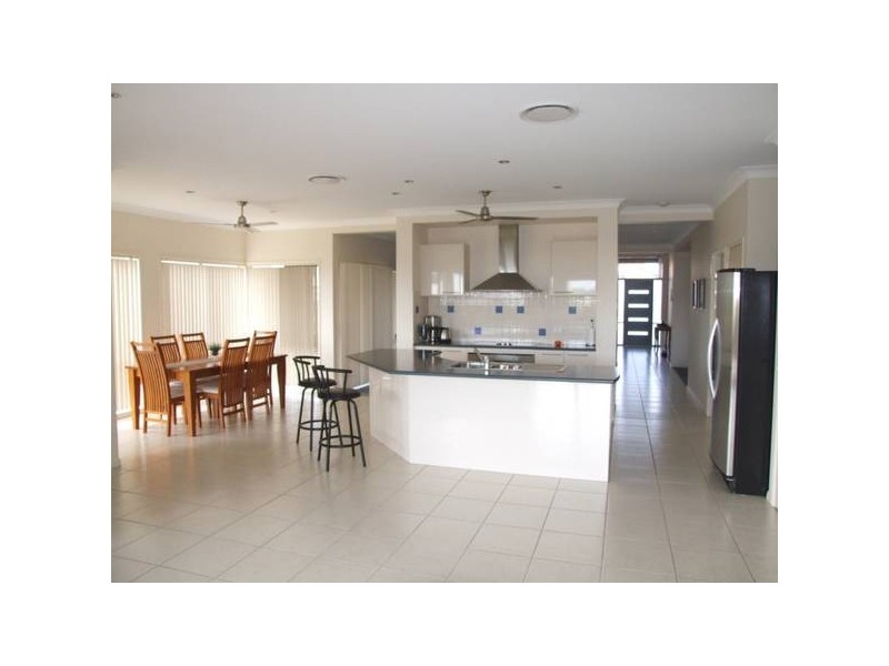 North Lakes QLD 4509