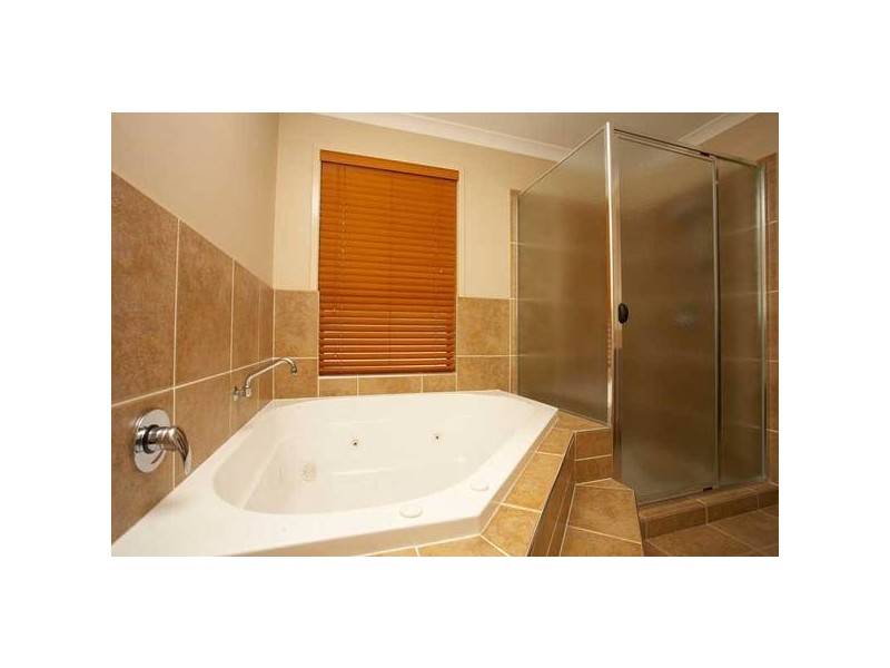 North Lakes QLD 4509