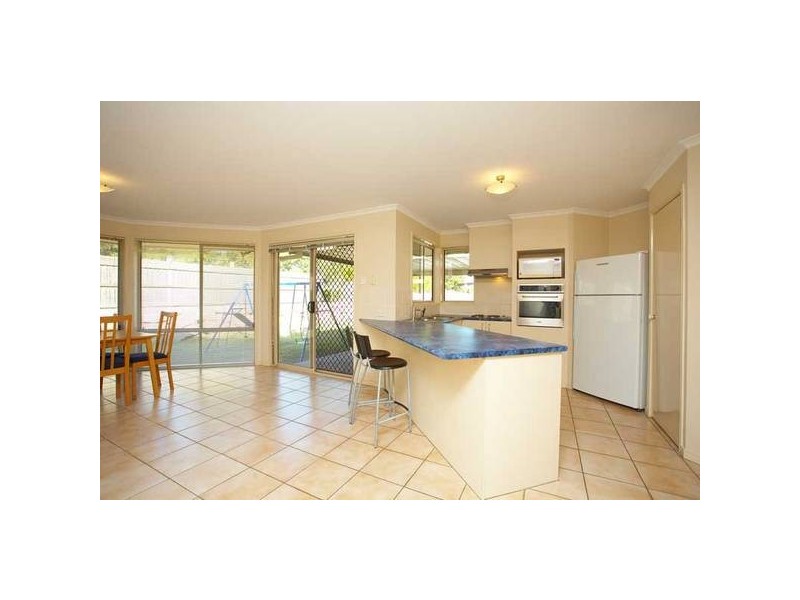 2 Whitfield Crescent, North Lakes QLD 4509