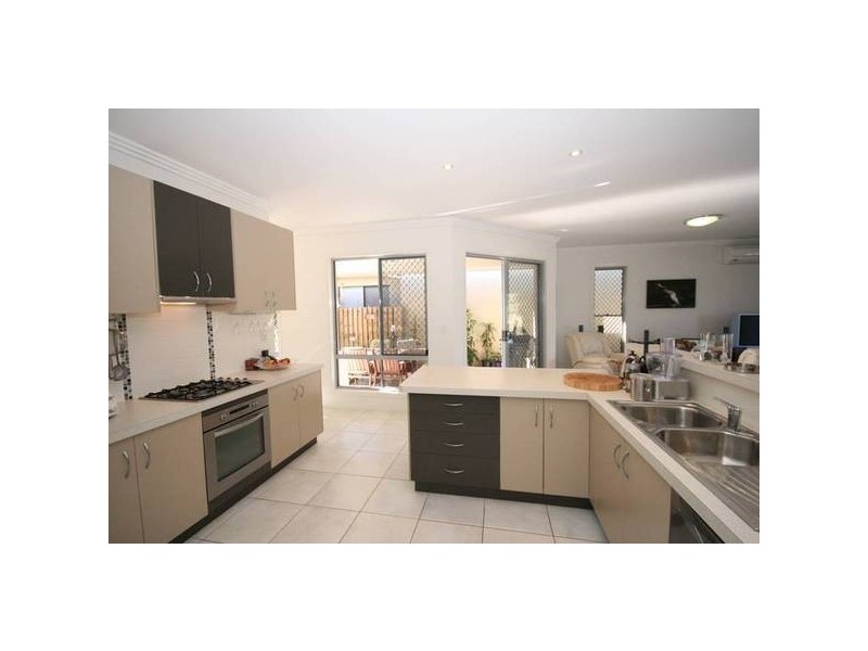 22 Whitecedar Circuit, North Lakes QLD 4509