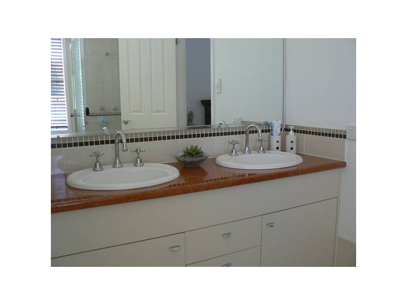 North Lakes QLD 4509