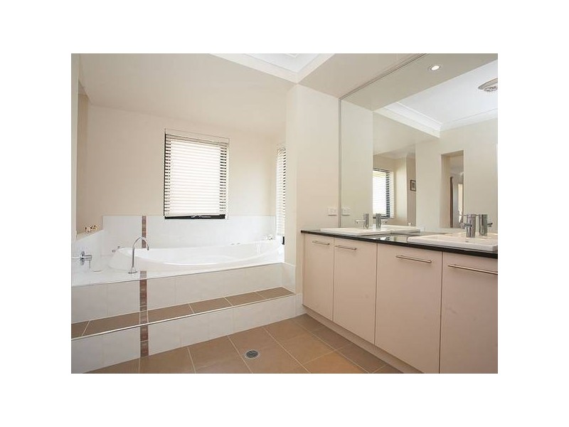 North Lakes QLD 4509