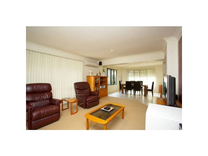 27 Gannett Cir, North Lakes QLD 4509