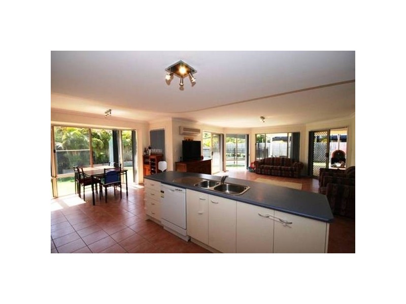 4 Davenport Parade, North Lakes QLD 4509