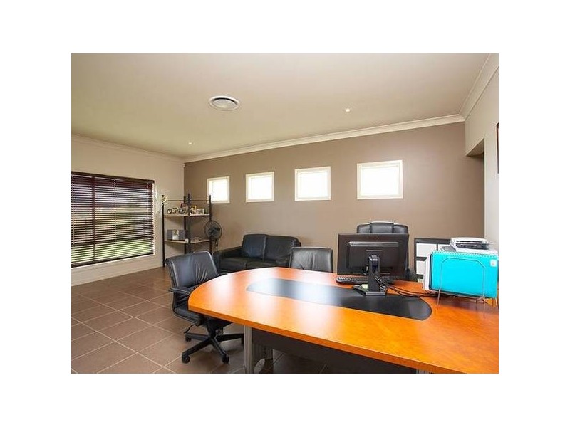 11 Armour Close, North Lakes QLD 4509