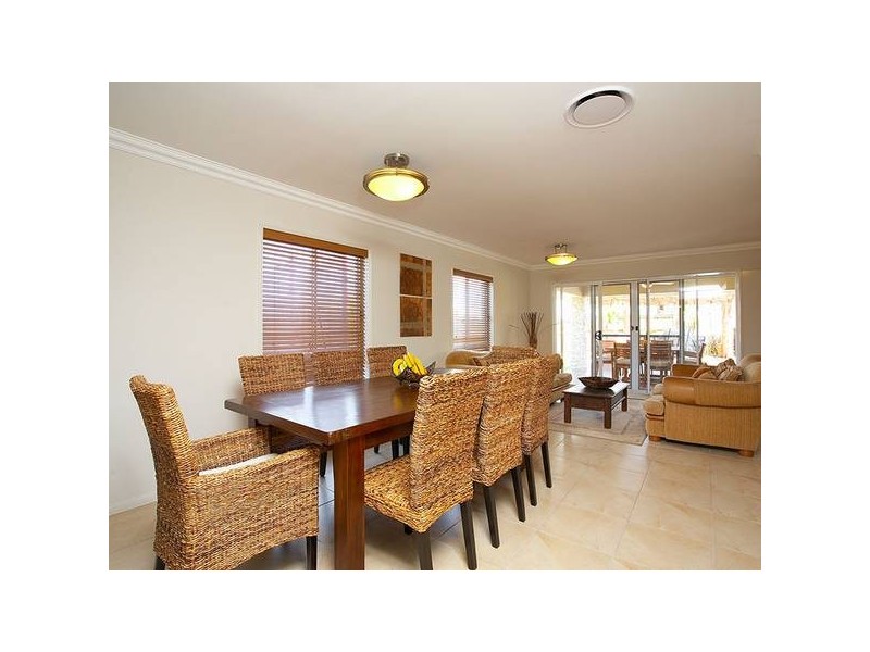 North Lakes QLD 4509